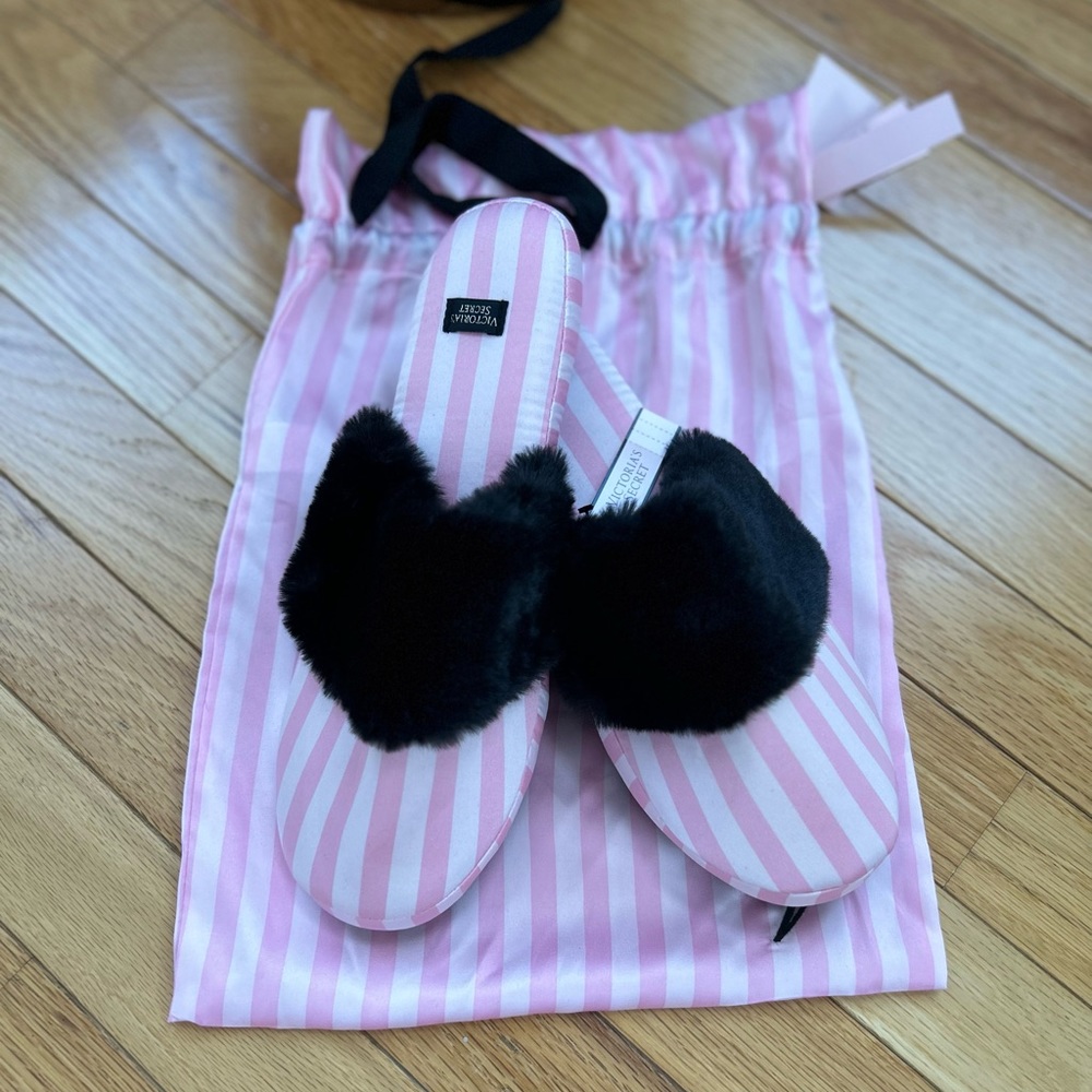 Brand New Never Worn Victoria Secret Slippers